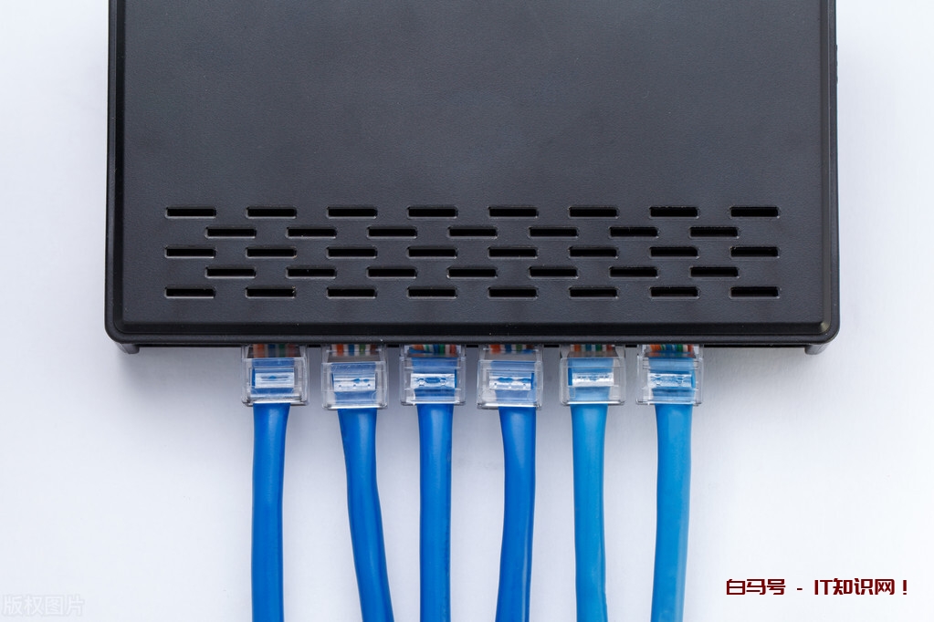 家里的网络接口不够用，加一个交换机就搞定，还能扩展路由器