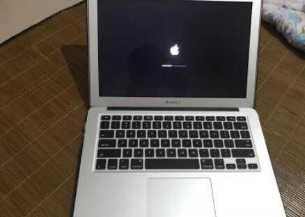 苹果电脑和外星人，买这两个电脑哪个好一点？