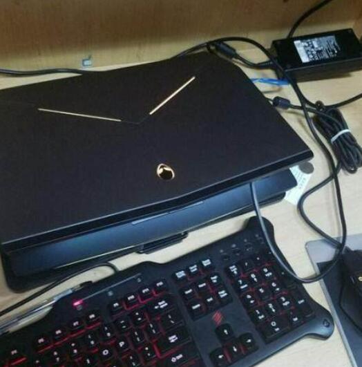 苹果电脑和外星人，买这两个电脑哪个好一点？