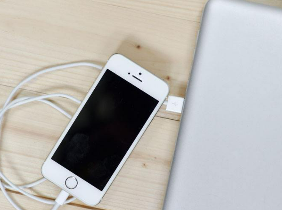 别用电脑给手机充电，会对数据造成损害