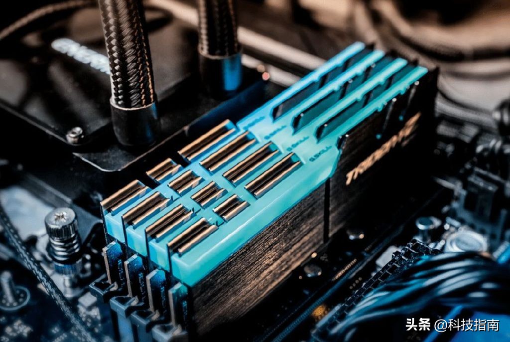 解析：有的电脑加了内存条后速度提升明显，有的却变化不大