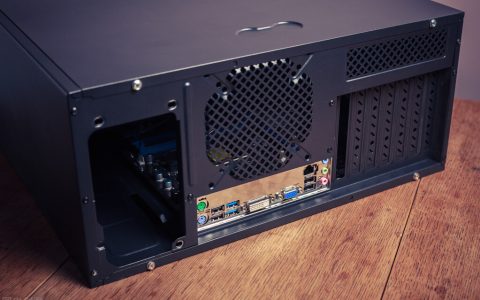 电脑按了开机键没反应怎么办（7个常见的解决方法）