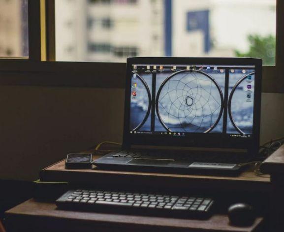 电脑显示器抖动是什么原因（显示器抖动重影的原因及解决方法）